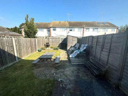 Cedar Close, Worthing, BN13 - Photo 2