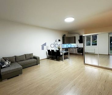 Pronájem bytu 1+kk a garsoniéry 66 m² - Fotografie 2