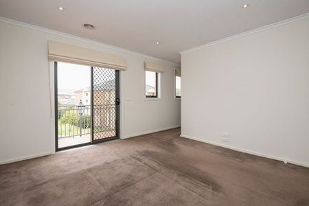 Charming Family Home in Taylors Hill - Photo 2