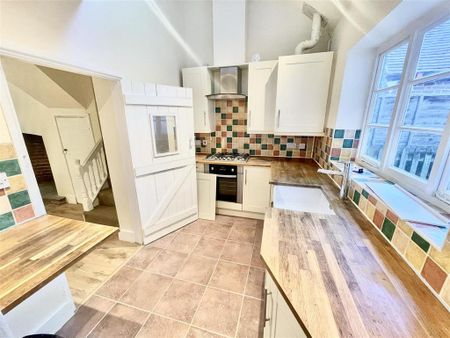 2 bedroom terraced house to rent - Photo 3