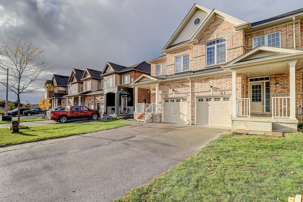 For Lease - 67 Daniele Crescent, Bradford West Gwillimbury, Ontario - Photo 1