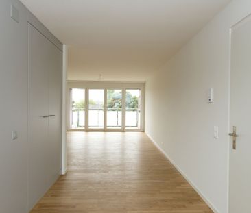 Grosszügige, moderne und helle Wohnung in Regensdorf - Photo 2