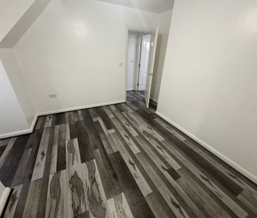 4 bedroom semi-detached house to rent - Photo 1