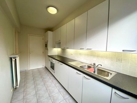 Instapklaar 2-slaapkamer appartement met garage te Roeselare! - Foto 4