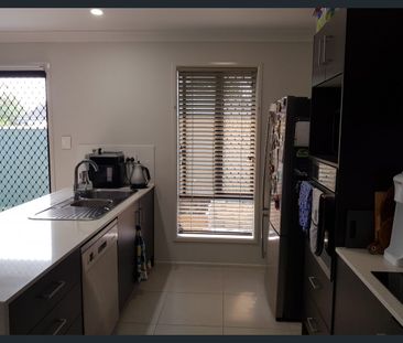 Modern 2 Bedroom House in Desired Suburb - Photo 2