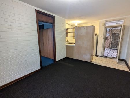 Bedroom Apartment in Prime Victoria Park Location - Photo 5