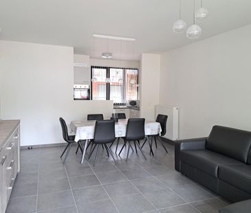 CENTRAAL GELEGEN GELIJKVLOERS APPARTEMENT MET TUINTJE - Foto 2