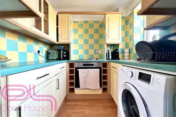 Redford Close, Feltham, TW13 - Photo 1