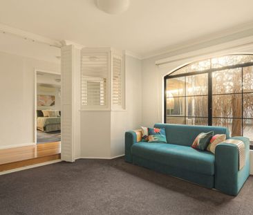Spacious Riverside Family Home with Pool, Entertaining & Expansive ... - Photo 4