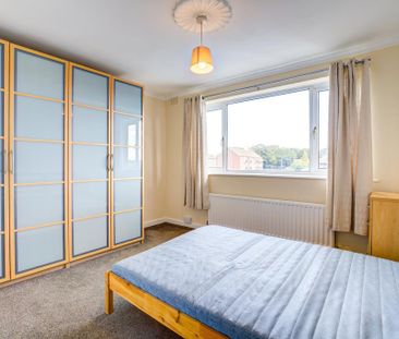 3 bedroom flat to rent - Photo 6