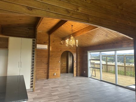 Spacious 4-Bedroom Family Home in Henderson Valley - Photo 5