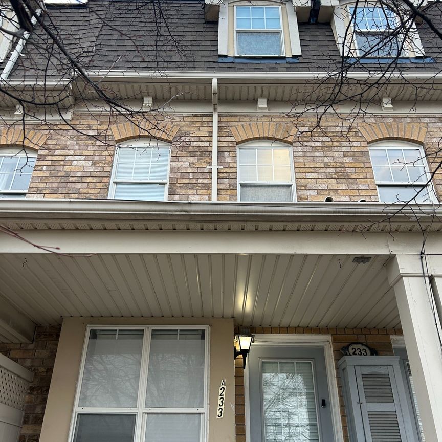 For Lease - 233A Rouge River Dr Drive, Toronto, Ontario - Photo 1