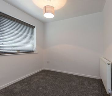 Abbey Road, Macclesfield, Cheshire, SK10 - Photo 4