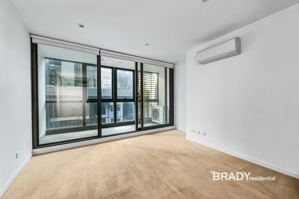 807/5 Sutherland Street, Melbourne - Photo 1