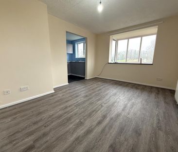 Valley Road, Nuneaton - Photo 1