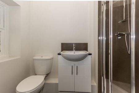 2 bedroom flat to rent - Photo 5