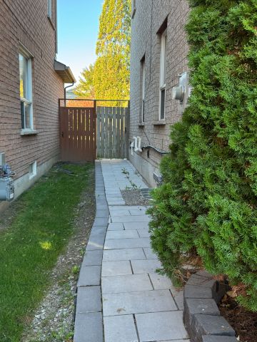 For Lease - 36 Foothill Street Unit# Main, Whitby, Ontario - Photo 3