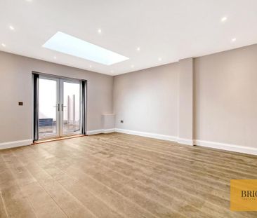 3 bedroom end of terrace house to rent - Photo 3