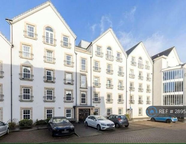 4 bedroom flat to rent - Photo 1