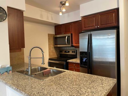 For Lease - 15 Greenview Avenue Unit# 1214, Toronto, Ontario - Photo 4