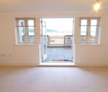 3 bedroom flat to rent - Photo 1