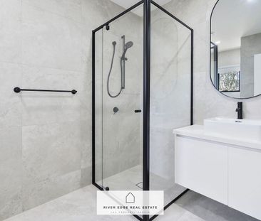 Newly Built 3-Bedroom Townhouse in Prime Location - Photo 2