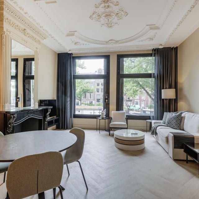 Keziersgracht | One Bedroom | Canal View | Floor One - Photo 1