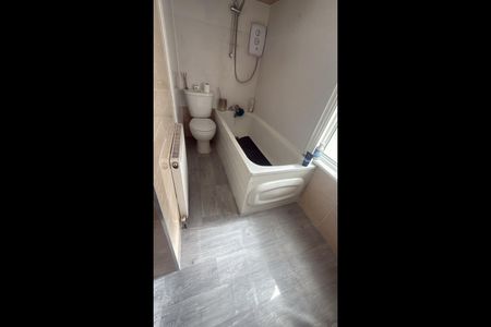 Room in a Shared House, Spurling Road, SE22 - Photo 4