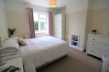 3 bedroom semi-detached house to rent - Photo 5