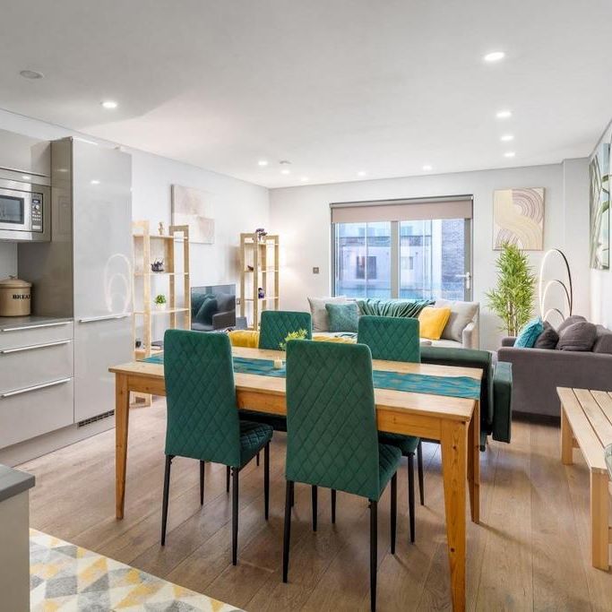 3 bedroom flat to rent - Photo 1