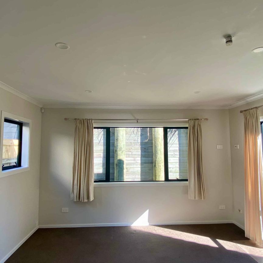 21 Ridgedale Crescent - Photo 1