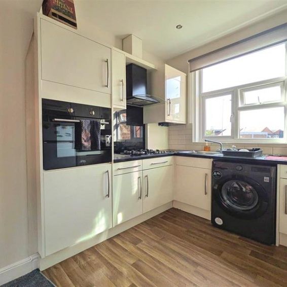 1 Bedroom Apartment To Let - Photo 1