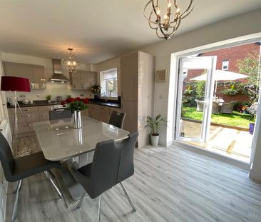 3 bedroom detached house to rent - Photo 3