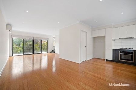 4 Lithgow Way, MOOROOLBARK - Photo 3