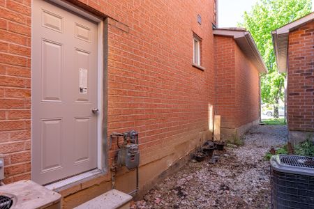 For Lease - 3788 Forest Bluff Crescent Unit# Lower, Mississauga, Ontario - Photo 2