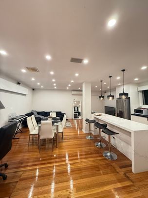 Elsternwick - Photo 1