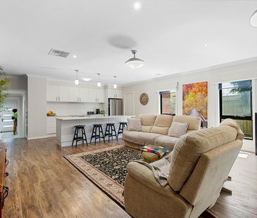 Modern Family Living in Junortoun Location - Photo 2