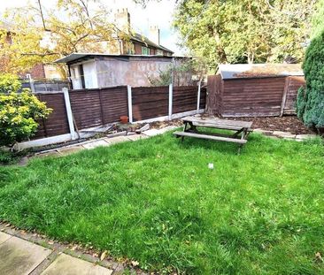 4 bedroom semi-detached house to rent - Photo 2