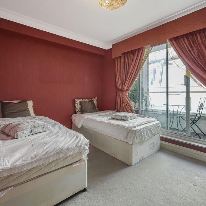 3 bedroom apartment to rent - Photo 1