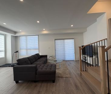 For Lease - 26 Lytham Green Circle Unit# 17, Newmarket, Ontario - Photo 3