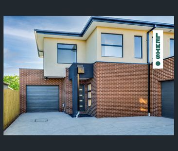 Spacious 2-Bedroom, 2-Bathroom Townhouse with Garage - Photo 6