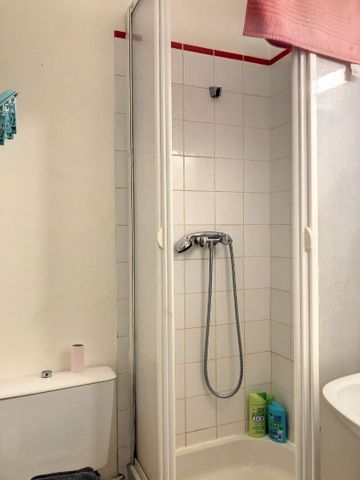 Appartement à louer - REIMS HYPER CENTRE - Photo 4
