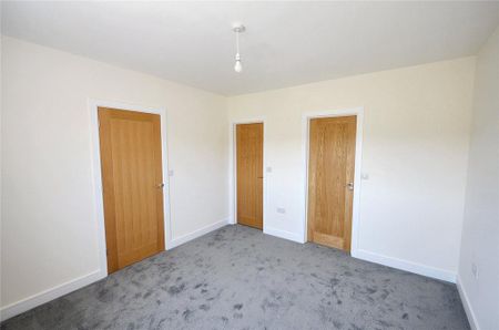 3 bedroom detached house to rent - Photo 2