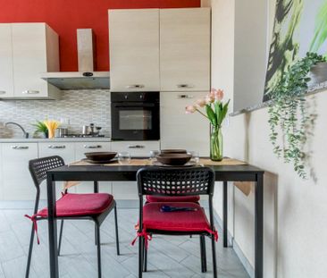 Beautiful room with balcony in Via Pezzotti - Photo 3