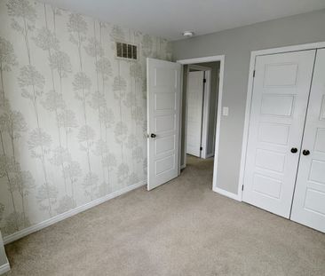 For Lease - 24 Longboat Run, Brantford, Ontario - Photo 1