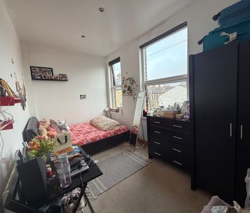 Room in a Shared House, North Lane, LS6 - Photo 5
