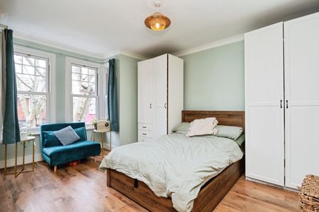 4 Bed Terraced House, Ridgdale Street, E3 - Photo 5