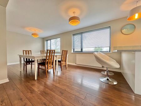 3 bedroom flat to rent - Photo 4