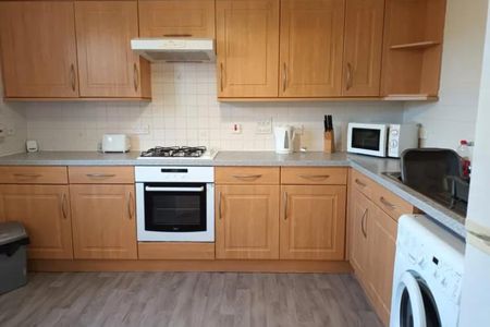 2 bedroom flat to rent - Photo 4