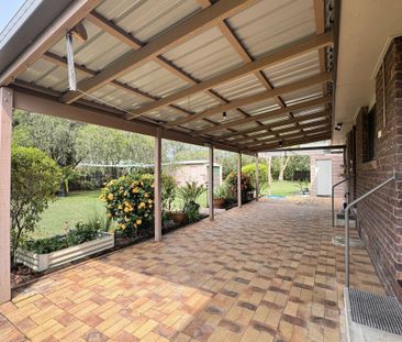 16 Stuart Court, Granville - Photo 2